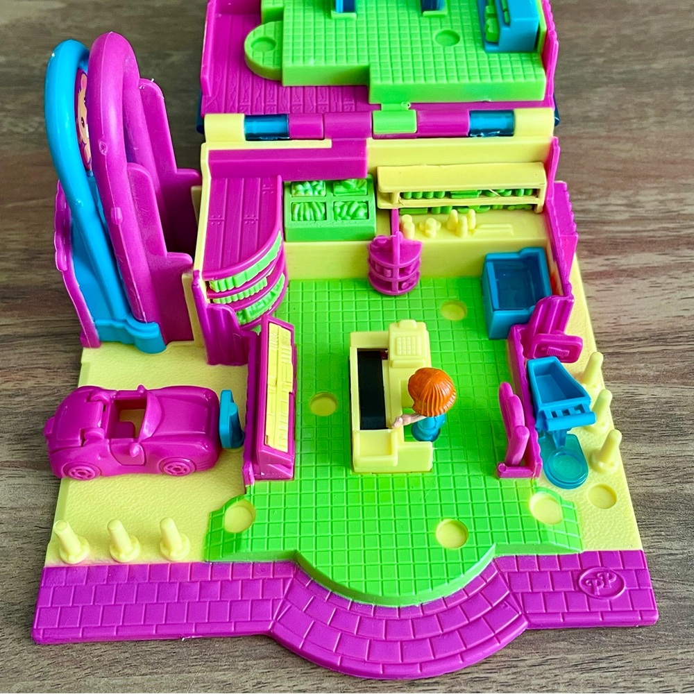 Vintage Polly Pocket mini 3 story grocery shop